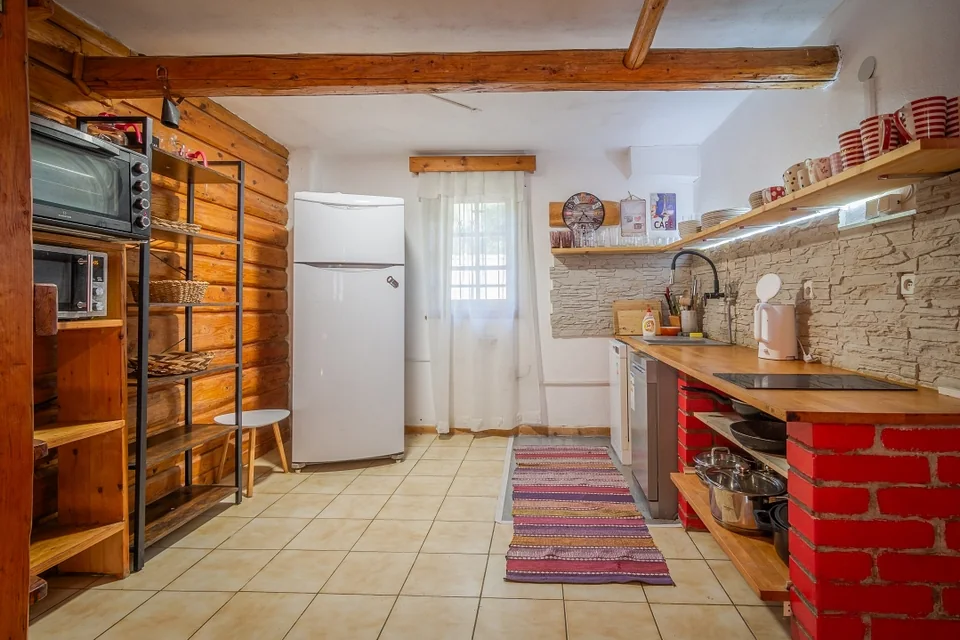 Kitchen units – Chata Zuzanka
